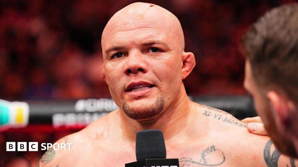 Anthony Smith arrested on three felony charges