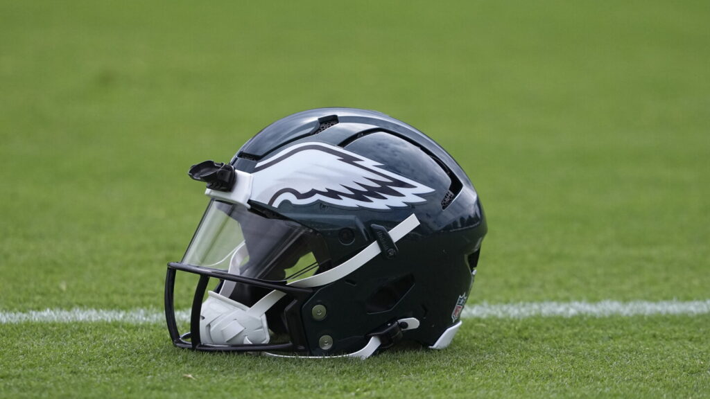 Eagles sign WR Brandon Hayes